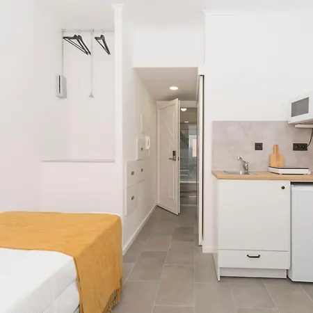 דירה Houze_Studio In Campolide Near Parque Eduardo VII ליסבון